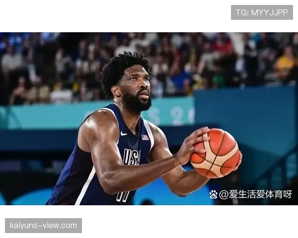 乔尔·恩比德赛场上像猛兽，私下吃顿饭像在开豪华宴会，完全不是一个频率